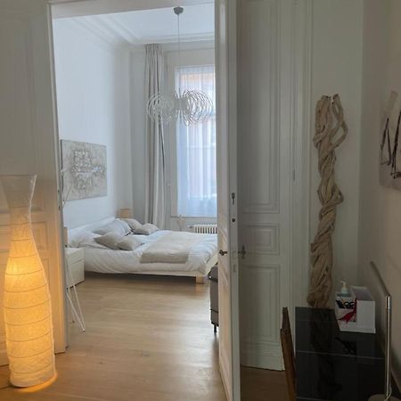 Apartment In Trendy Chatelain Center Brussels Area Little Garden Internet Wifi Bagian luar foto