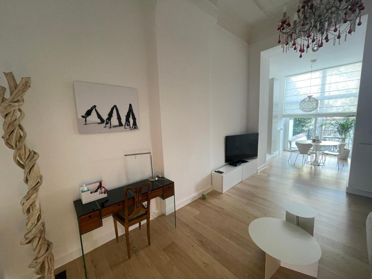 Apartment In Trendy Chatelain Center Brussels Area Little Garden Internet Wifi Bagian luar foto
