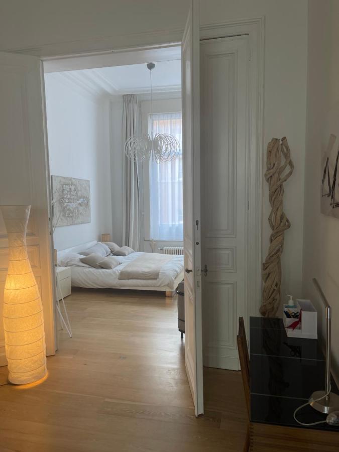 Apartment In Trendy Chatelain Center Brussels Area Little Garden Internet Wifi Bagian luar foto
